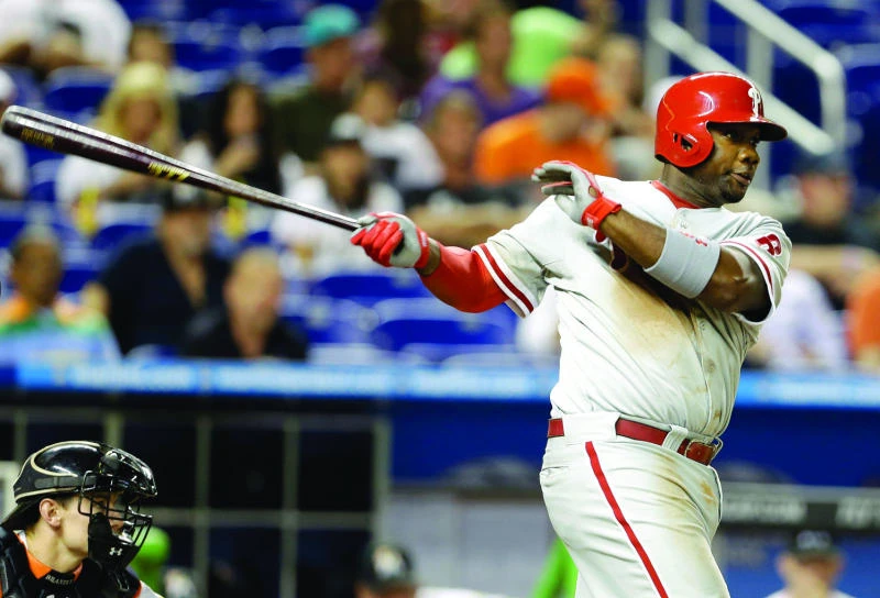 Young, Howard spark Phillies past Marlins