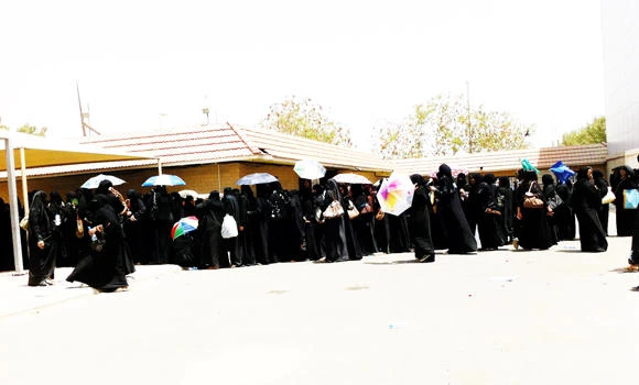Expat women rush to be fingerprinted