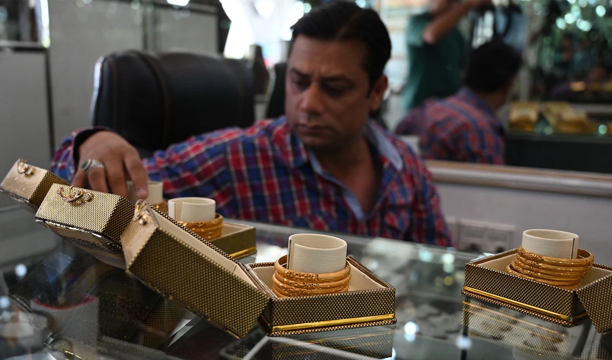 Gold price dive encourages sales