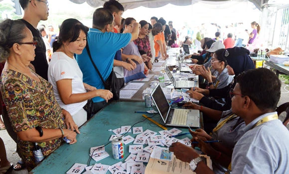 Malaysians vote to decide fate of world’s longest-ruling coalition