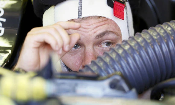 Rosberg puts Mercedes on top in Monaco