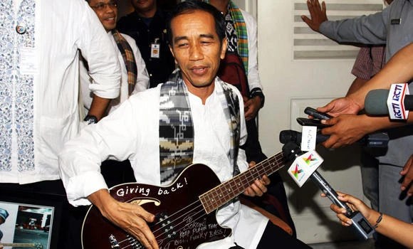 Indonesian governor surrenders Metallica guitar