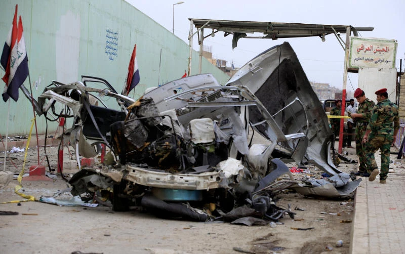 Bomb blasts in Baghdad kill 10