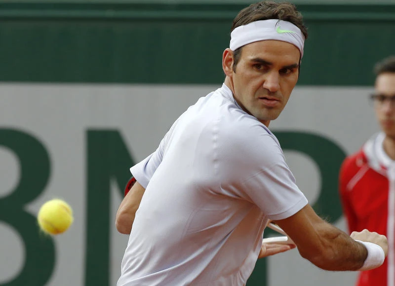 Federer, Serena mow down rivals in Paris