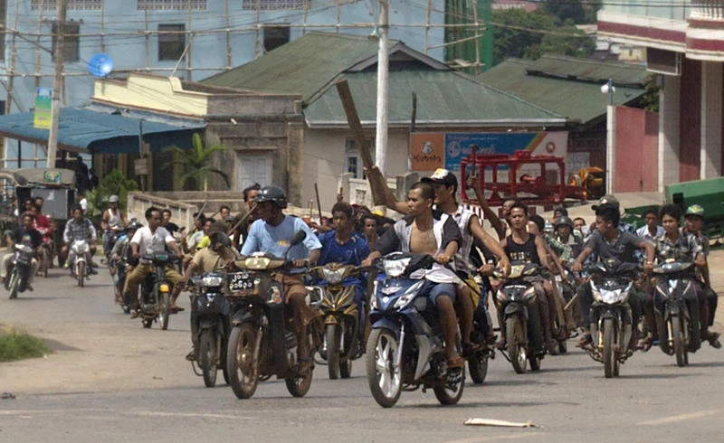 Religious riots shake eastern Myanmar for second day
