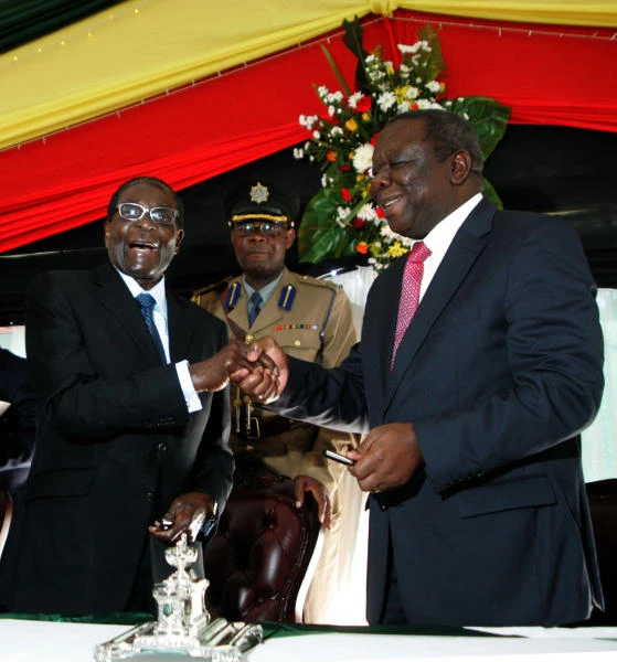 Mugabe signs Zimbabwe’s new constitution into law