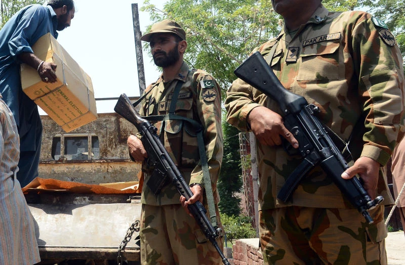Taleban bomb kills 14 at Pakistan election rally