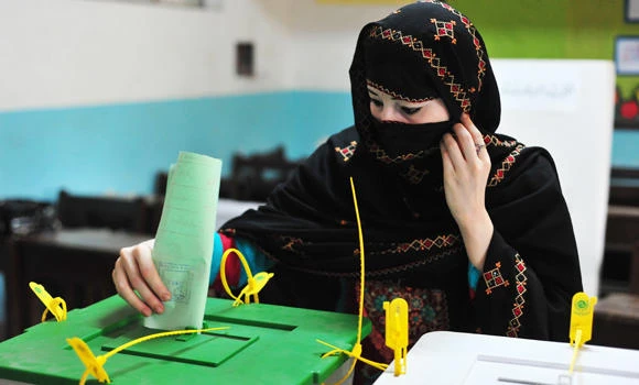 Pakistanis defy militants to elect new leader; 16 killed in attacks