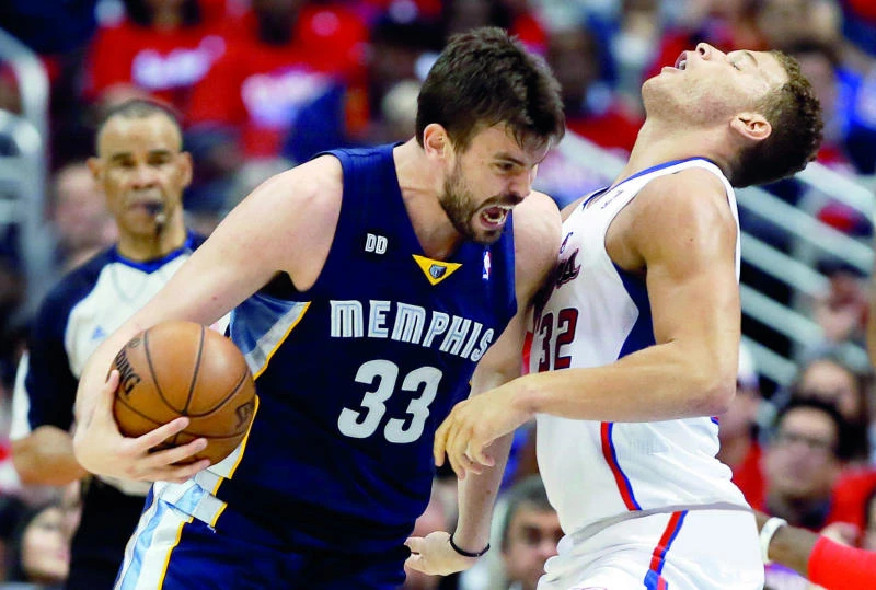 Nuggets hold off Warriors; Grizzlies beat Clippers