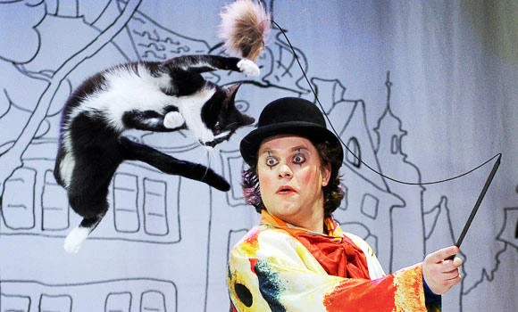 Circus family reopens Moscow’s unique cat theater