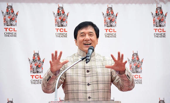 Jackie Chan seals prints at famed Hollywood theater