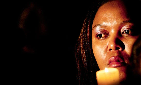 Mandela relatives gather with condition still critical