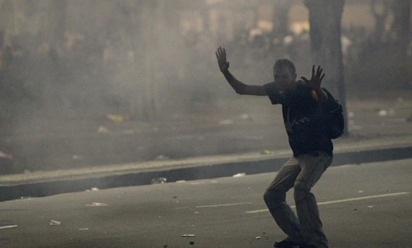 Brazil leaders to meet as protests, violence grow