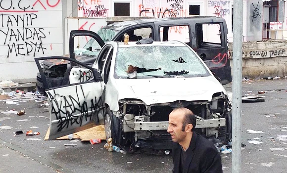 Violence in Istanbul eases on third day