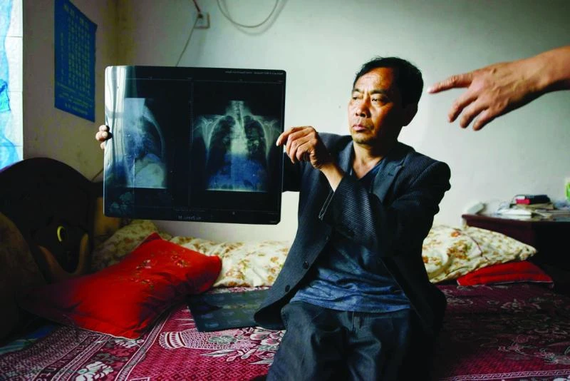 Sick workers pay price for Chinese growth