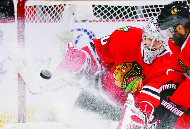 Blackhawks blitz Quick for 2-0 series lead