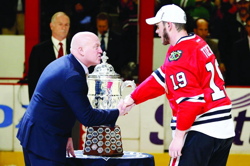 Kane hat trick sends Blackhawks to Cup finals