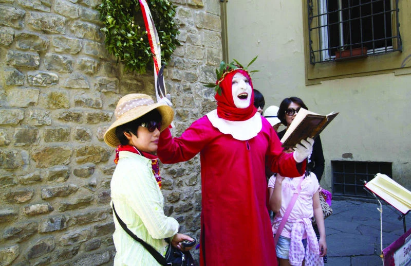 Florence sees tourist influx as Dan Brown unveils ‘Inferno’