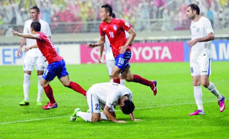 Australia, South Korea boost World Cup hopes