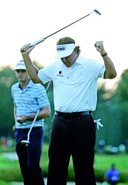 Mickelson, Horschel share lead at US Open