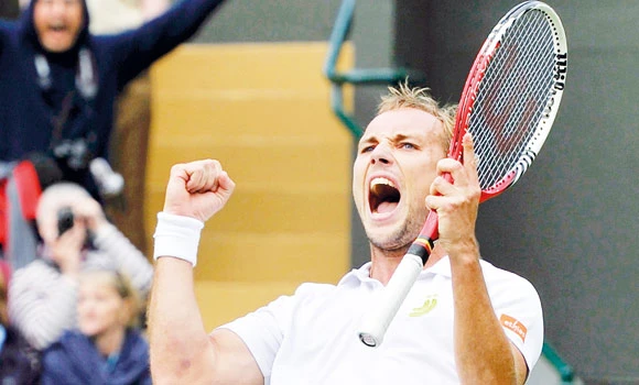 Nadal shock defeat leaves title door ajar for Federer, Murray