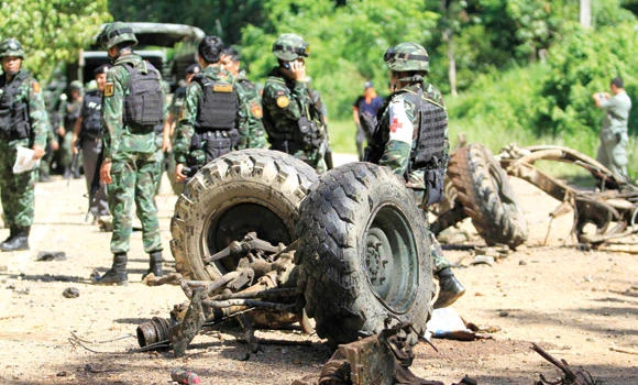 Eight soldiers killed in Thai south blast