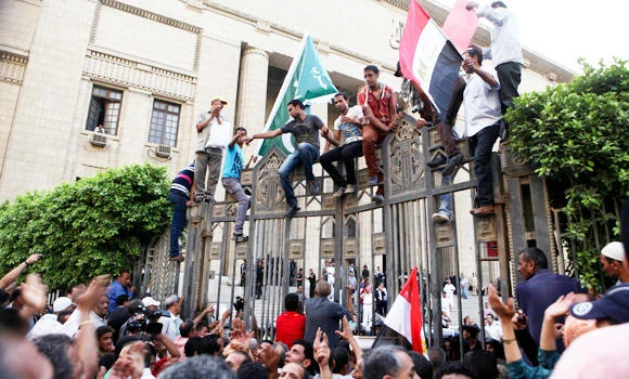 Mursi: Opposition’s early election calls are ‘absurd’