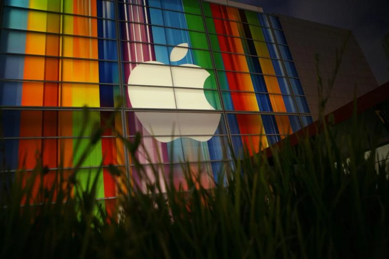 Music service, mobile software expected from Apple