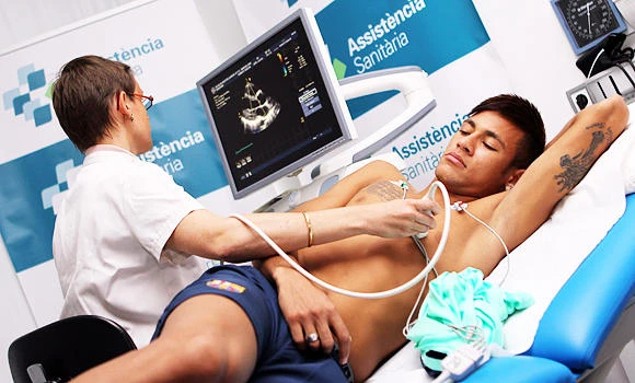 Neymar passes medical, set to sign with Barca