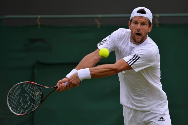 Giant-killer Stakhovsky crashes; Robson keeps Britain dreaming