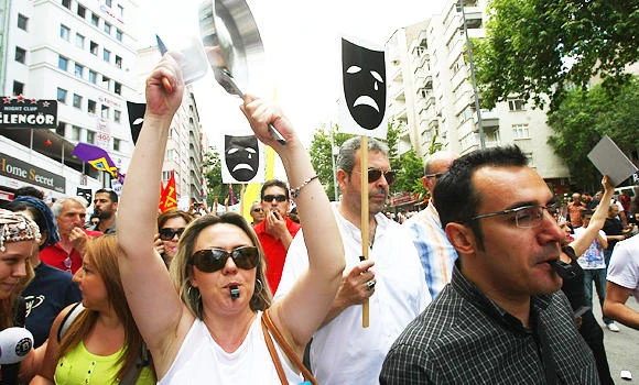 Turkey protesters demand sacking of top police officers