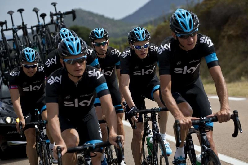 Prepare for a fight, Tour rivals tell Team Sky