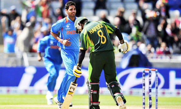 Power-packed India eases past Pakistan
