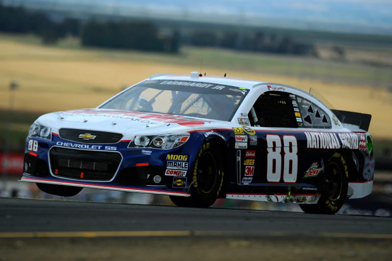 Earnhardt sets record to take Kentucky pole