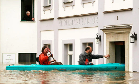 Death toll hits 10 in European flooding