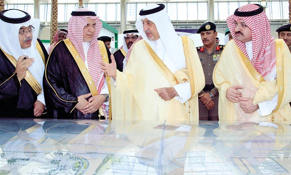 Govt striving to provide best living standards, says Makkah governor