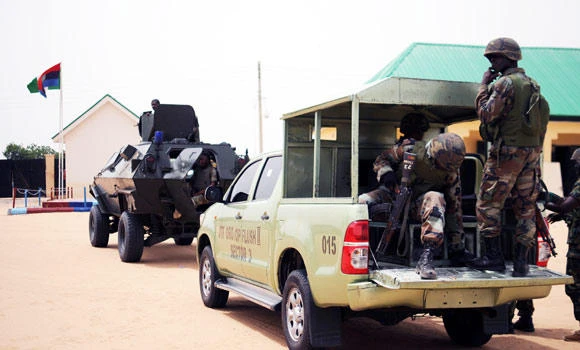 Rebels in north Nigeria force thousands to flee