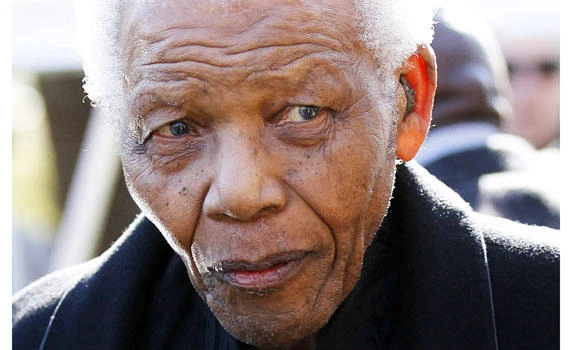 S. African party wants probe into Mandela ambulance breakdown