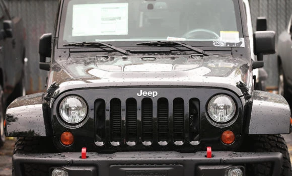Chrysler agrees to recall of Jeeps at risk of fire