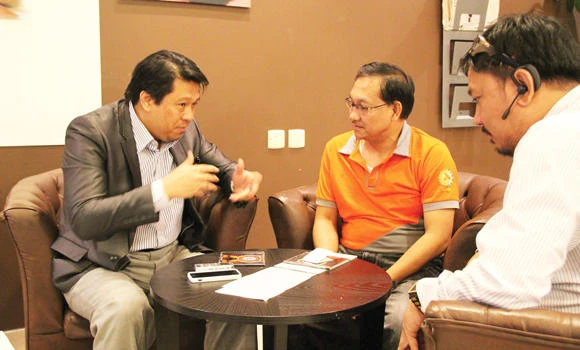 Filipino labor attaché denies seeking favors from distressed women