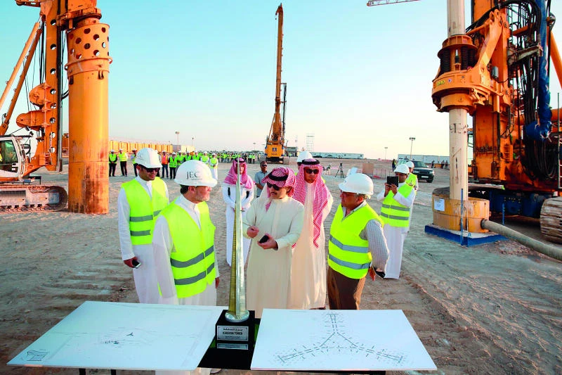 Alwaleed tours world’s tallest tower site in Jeddah