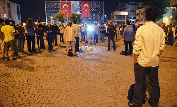 New form of protest in Turkey: standing silently
