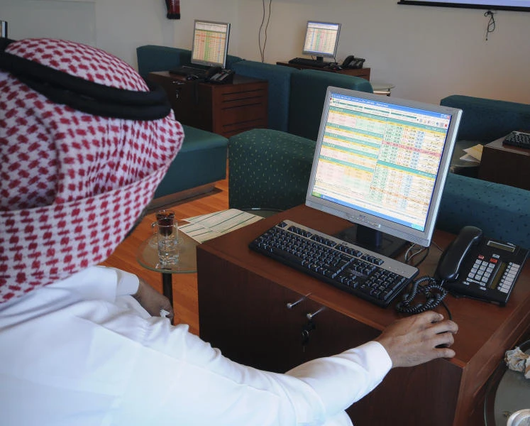 Saudi stocks gain strength despite oil volatility