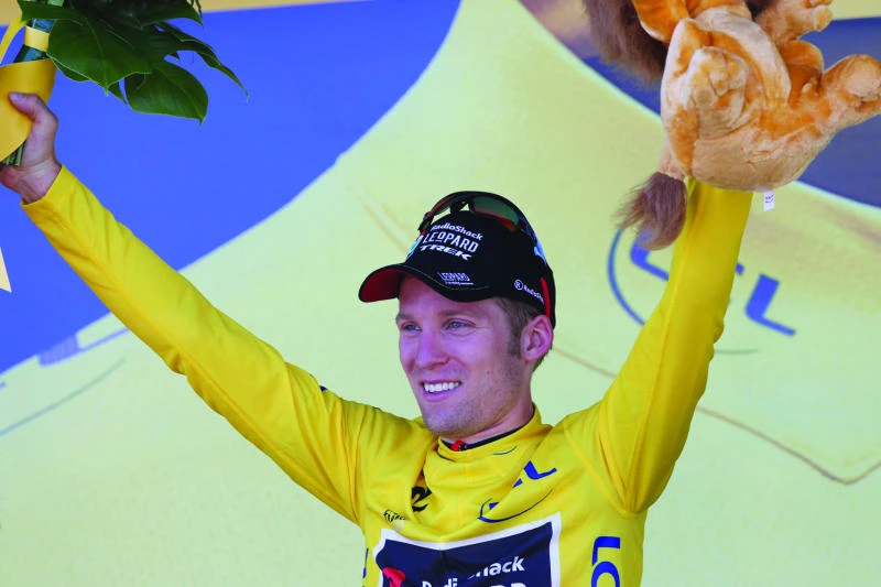 Bakelants seizes yellow jersey after winning second stage