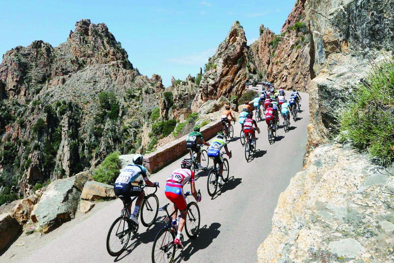 Gerrans thwarts Sagan to win Tour 3rd stage