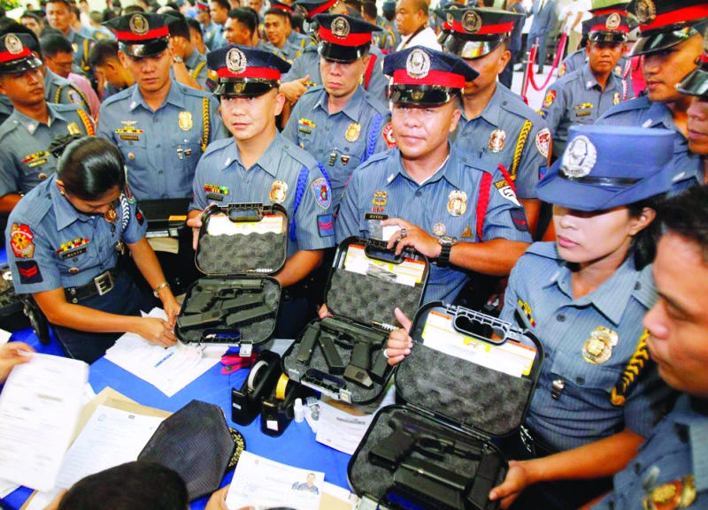 Manila police warned against selling guns