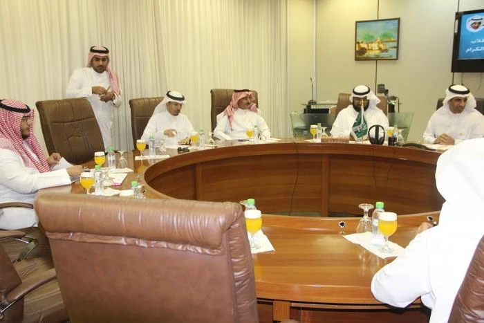 KSU, Aramco discuss recruitment partnership