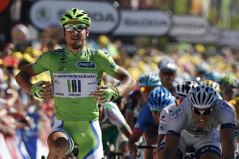 Sagan outsprints rivals, Impey defends yellow