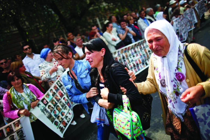 Bosnians to bury massacre victims today