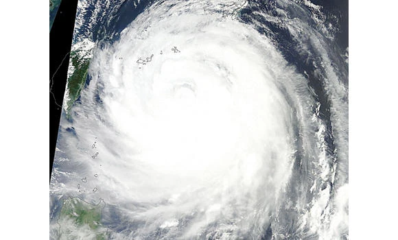 Hundreds evacuated as Typhoon Soulik nears Taiwan